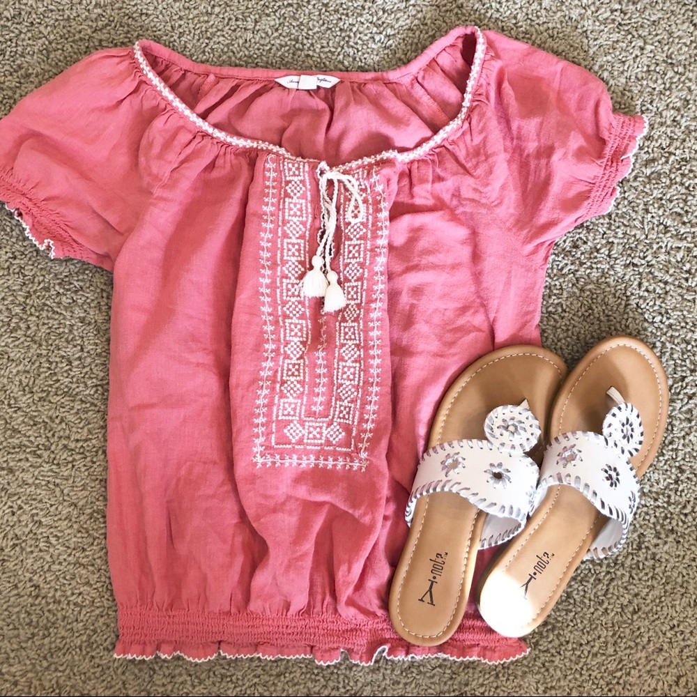 American Eagle Off Shoulder Coral Top XS Embroider